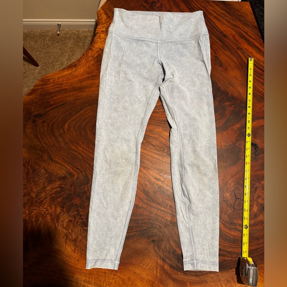 Lululemon leggings size 10 - jeans pattern - not aligns